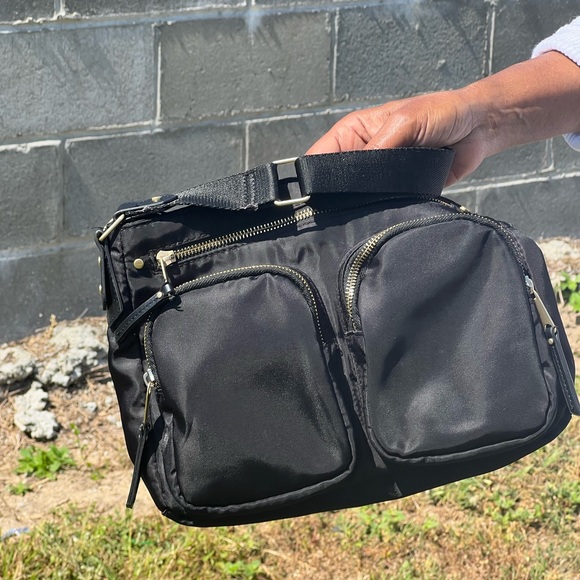 COMPACT UTILITY Shoulder Bag - Picture 5 of 5